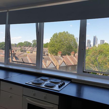 Double Room In Private Apartment London Exterior photo