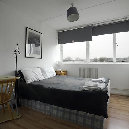 Double Room In Private Apartment London Exterior photo