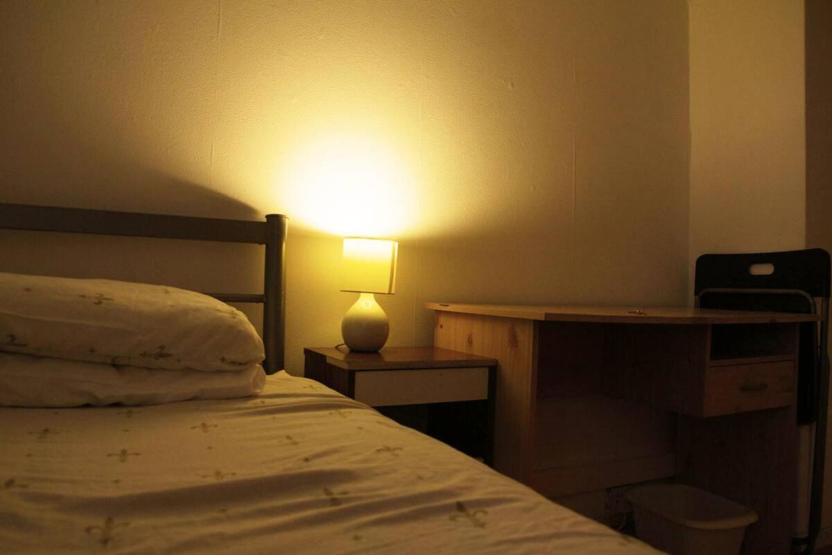 Double Room In Private Apartment London Exterior photo
