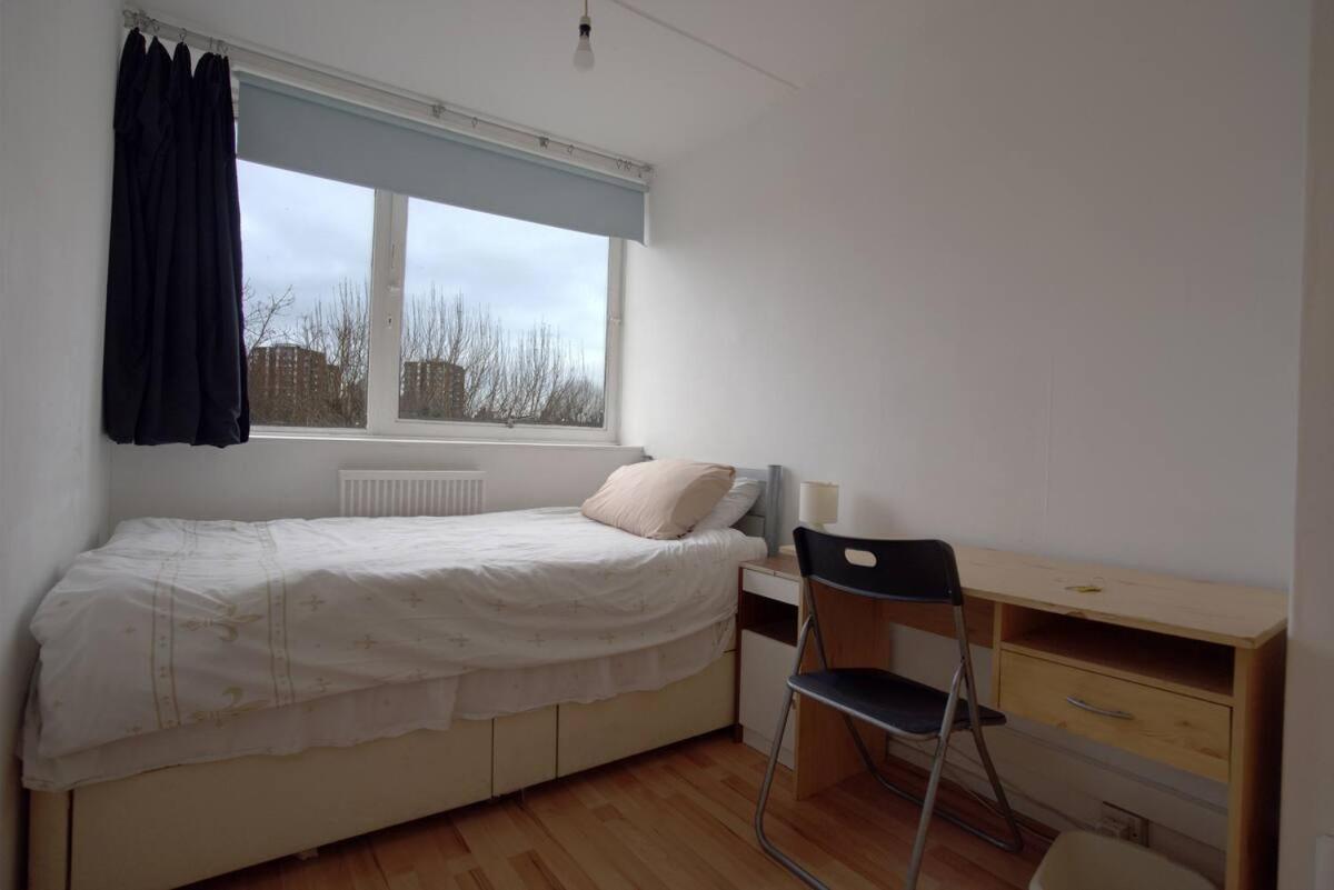 Double Room In Private Apartment London Exterior photo